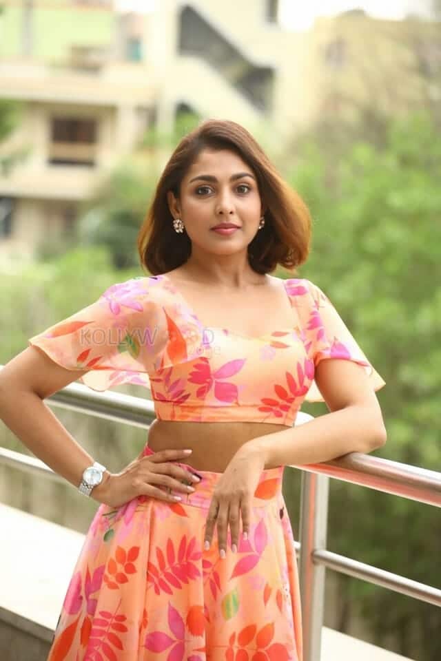 Madhu Shalini at 9 Hours Web Series Pre Release Event Pictures 19