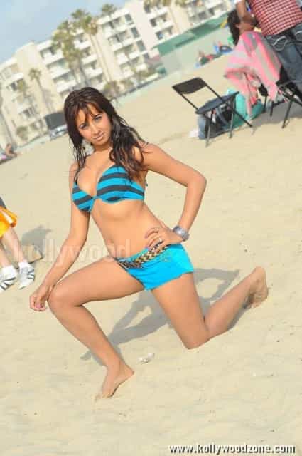 Sexy Kannada Actress Sanjana Hot Pictures 09