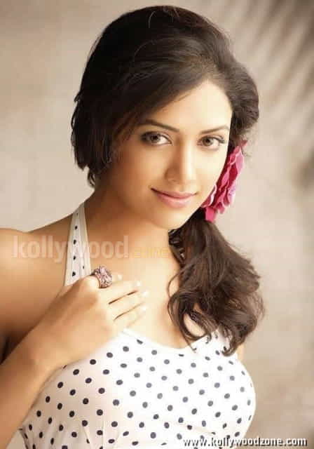 Sexy Mamta Mohandas Pictures 02