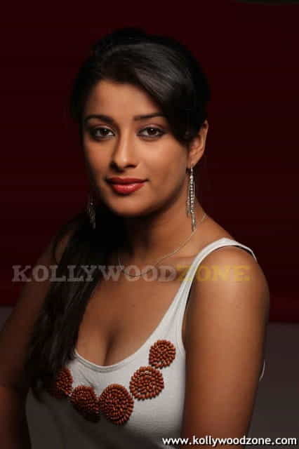 Telugu Actress Madhurima Stills 38
