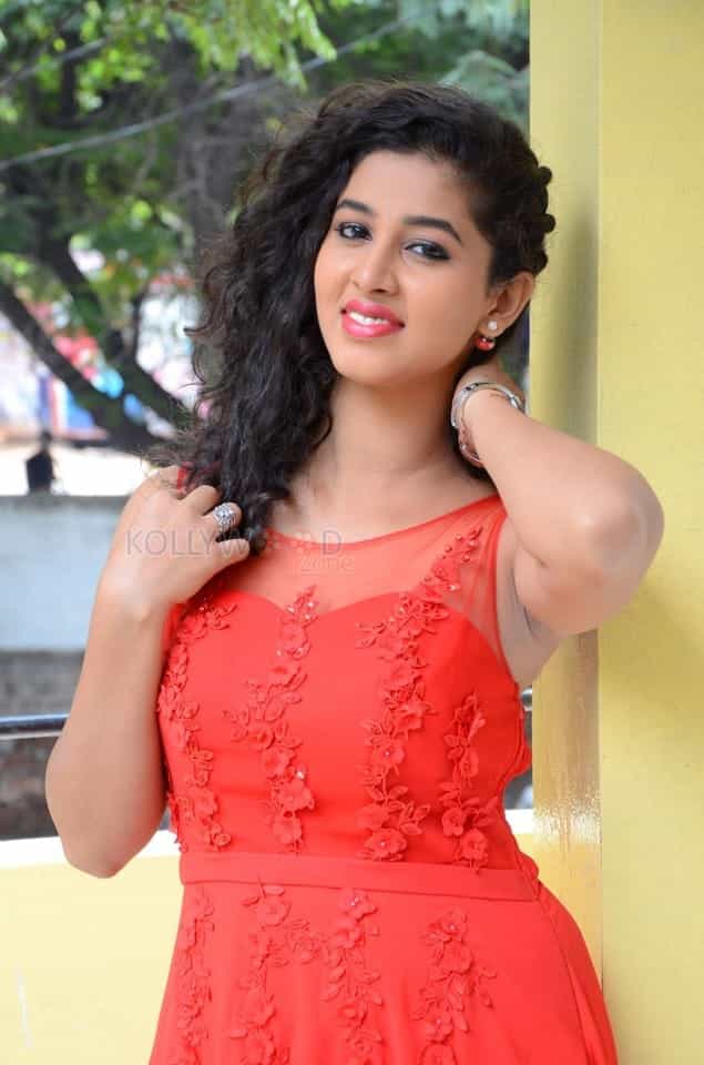 Telugu Actress Pavani Photo Shoot Stills 09