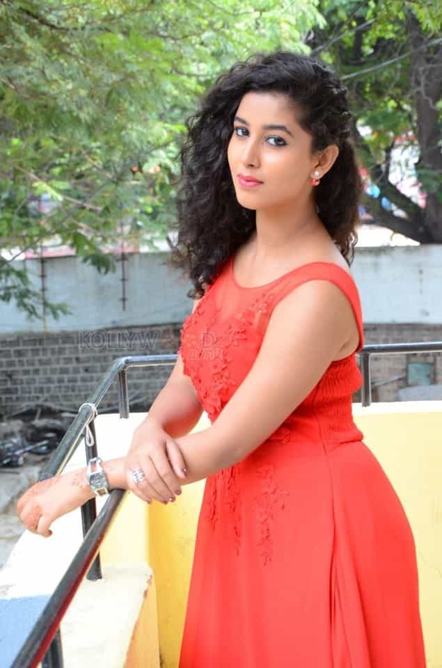 Telugu Actress Pavani Photo Shoot Stills 30