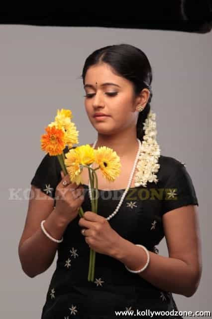 Actres Poonam Bajwa Pictures 01
