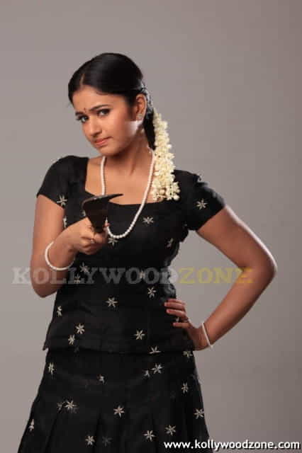 Actres Poonam Bajwa Pictures 05