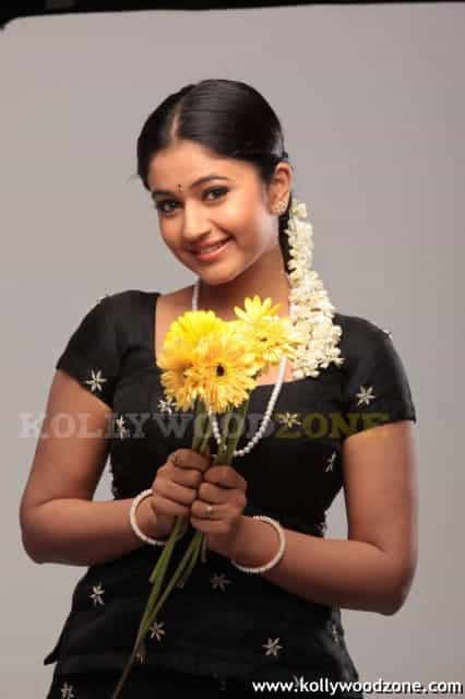 Actres Poonam Bajwa Pictures 18