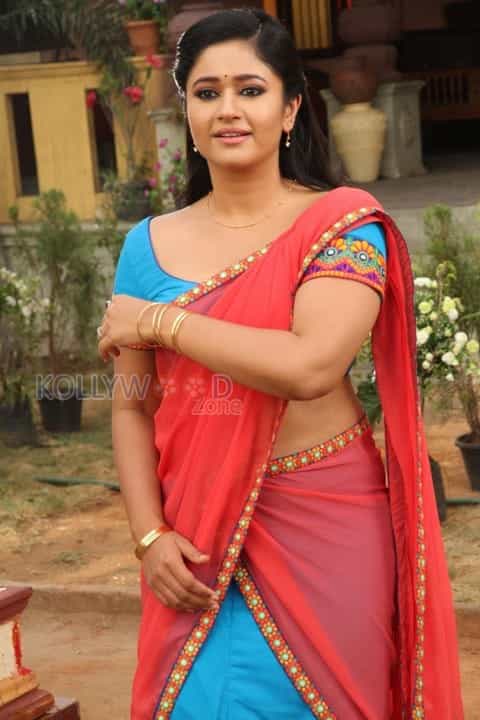 Aranmanai 2 Heroine Poonam Bajwa Photos 126