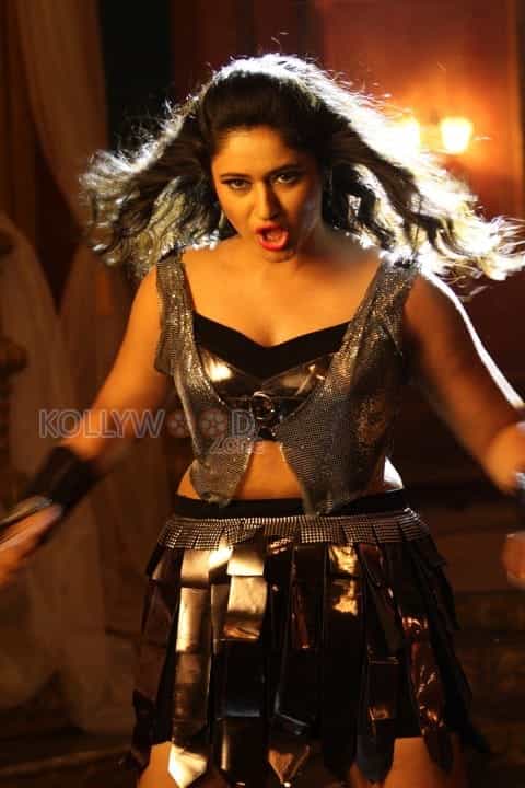 Aranmanai 2 Heroine Poonam Bajwa Sexy Photos 03