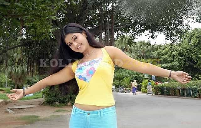 Cute Poonam Bajwa Stills 18