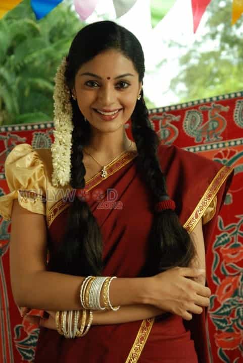Kalaivendhan Movie Heroine Sanam Shetty Pictures 08