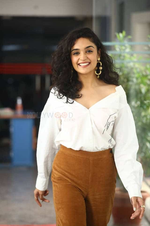 Kashish Khan at Anubhavinchu Raja Movie Interview Stills 21
