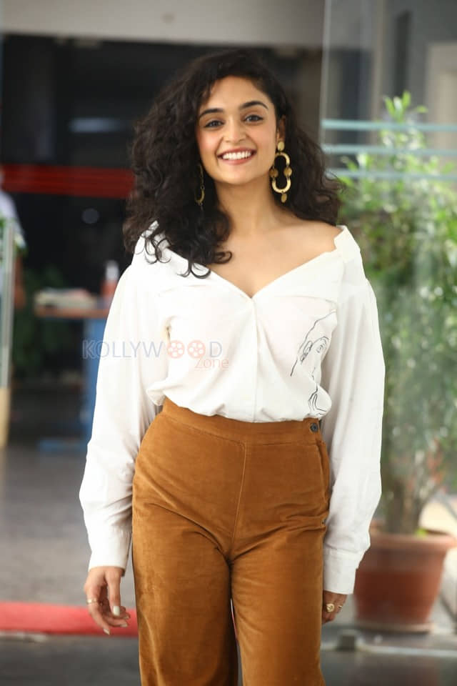 Kashish Khan at Anubhavinchu Raja Movie Interview Stills 22