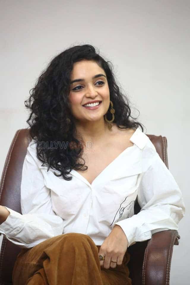 Kashish Khan at Anubhavinchu Raja Movie Interview Stills 33