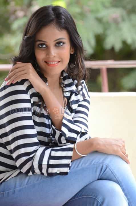 Telugu Actress Chandini Pictures 11