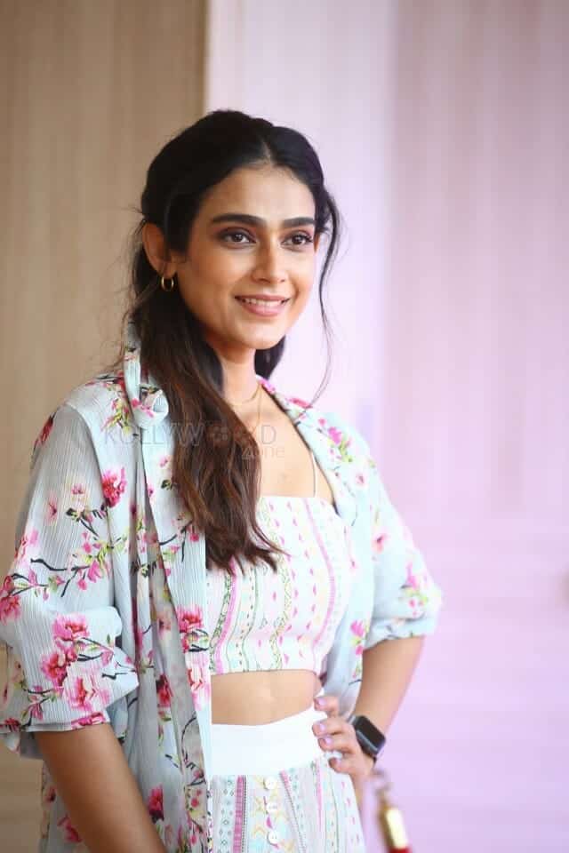 Aakanksha Singh at Disney Plus Hotstar Mana Vinoda Vishwam Parampara Press Meet Pictures 05