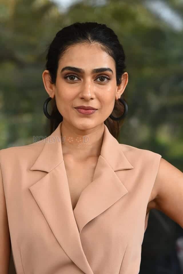 Actress Aakanksha Singh at Clap Movie Press Meet Photos 15