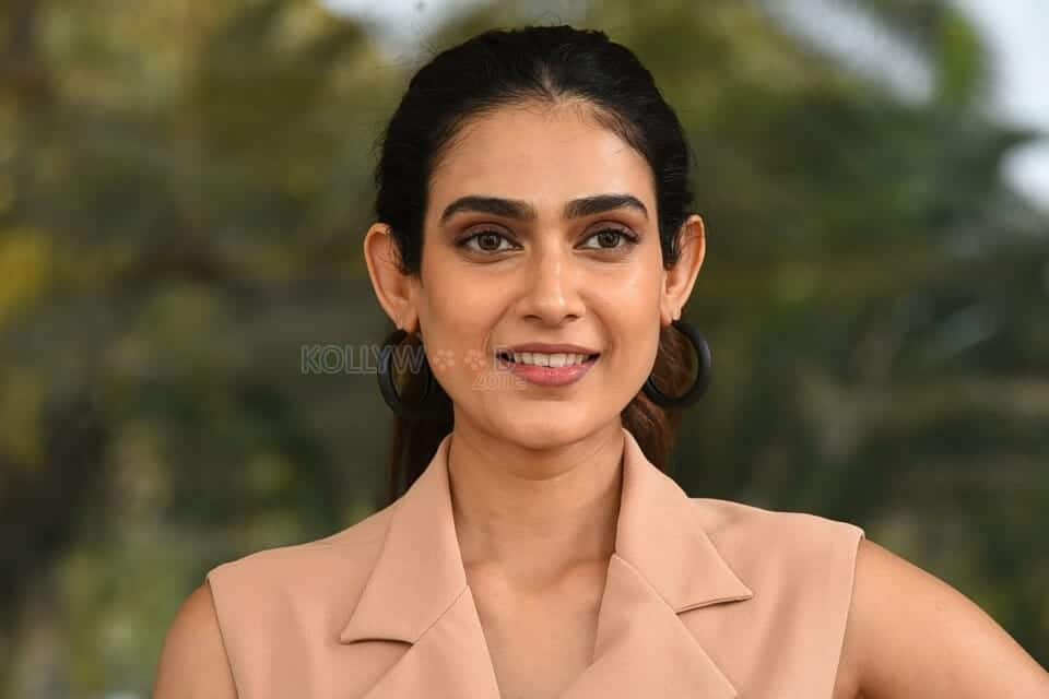 Actress Aakanksha Singh at Clap Movie Press Meet Photos 18