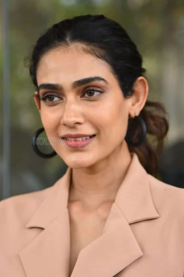 Actress Aakanksha Singh at Clap Movie Press Meet Photos 20