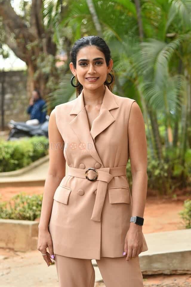 Actress Aakanksha Singh at Clap Movie Press Meet Photos 26