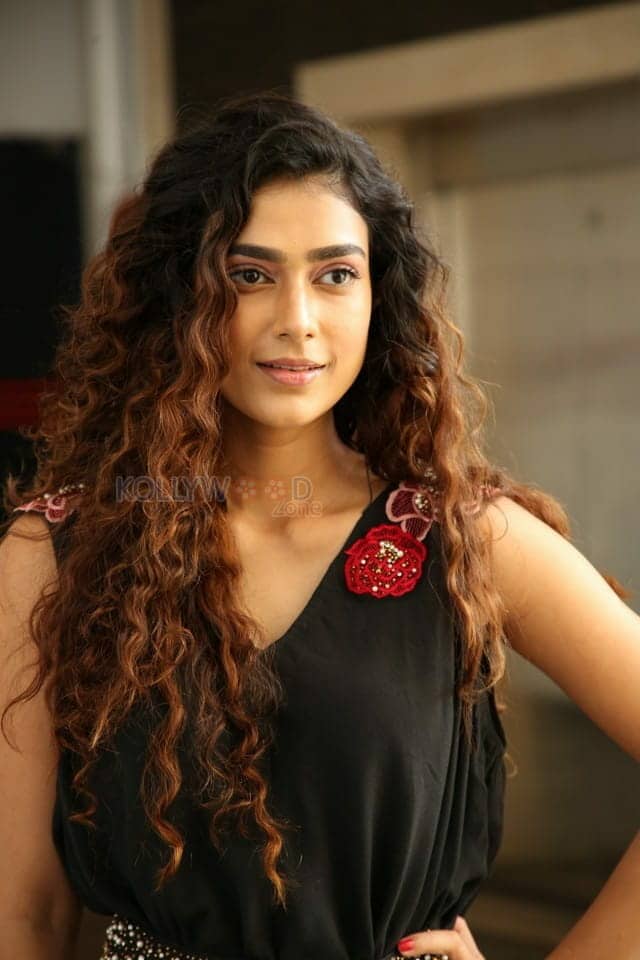 Actress Akanksha Singh Photos 05