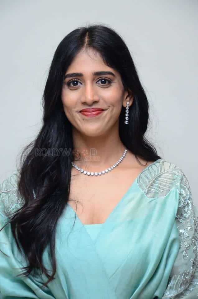 Actress Chandini Chowdary at Sammathame Movie Trailer Launch Pictures 10