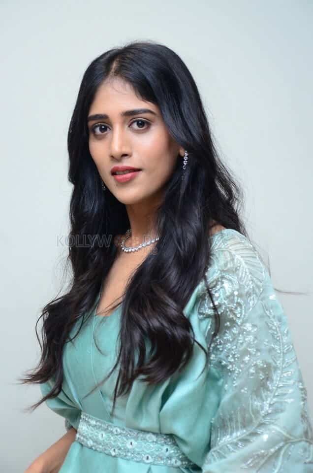 Actress Chandini Chowdary at Sammathame Movie Trailer Launch Pictures 18