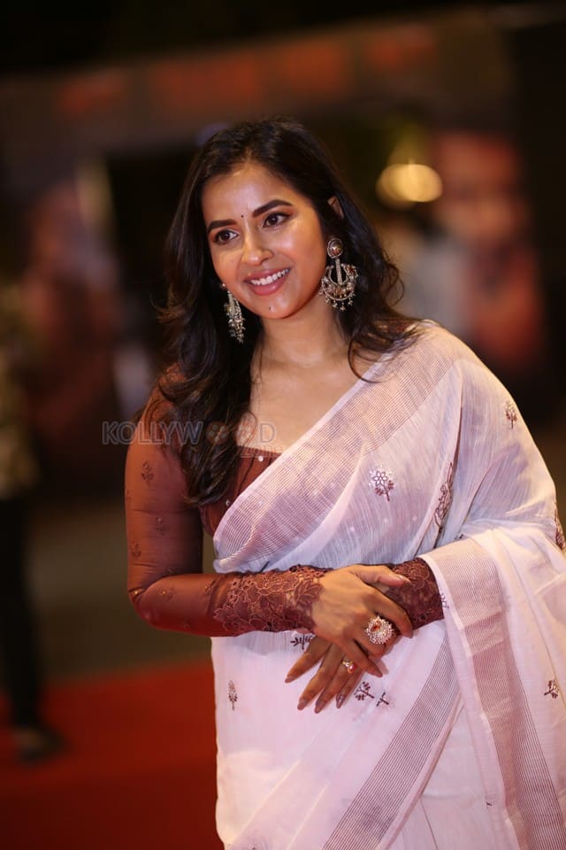 Actress Komalee Prasad at HIT 3 Movie Pre Release Event Photos 01