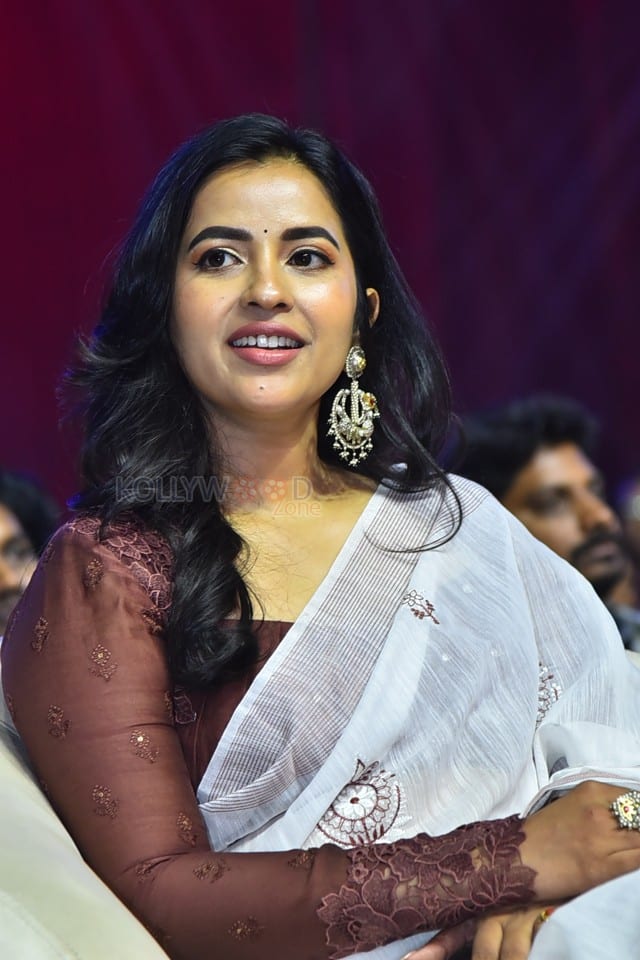 Actress Komalee Prasad at HIT 3 Movie Pre Release Event Photos 05