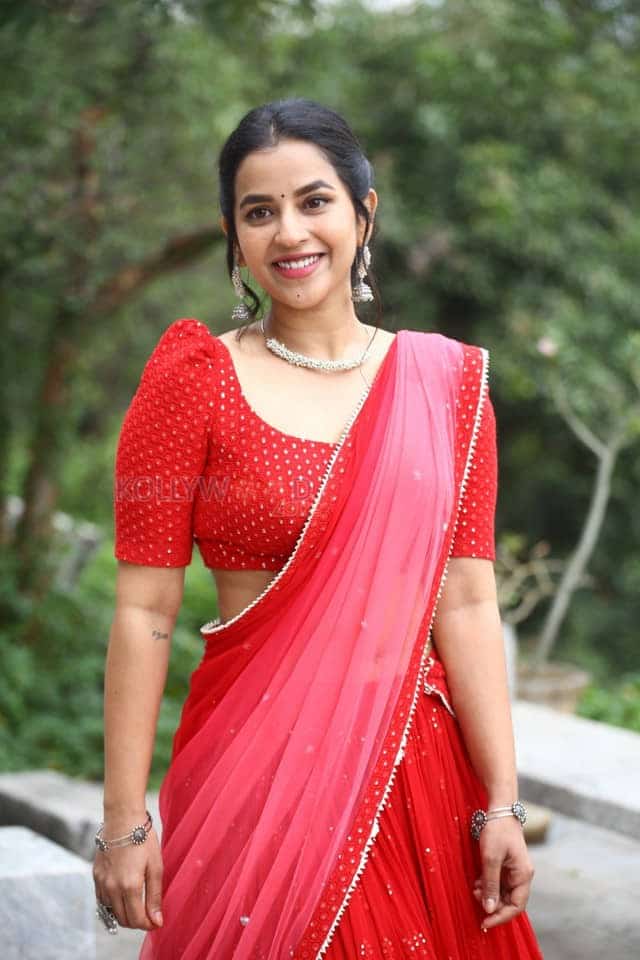 Actress Komalee Prasad at Sasivadane Movie Opening Pictures 08