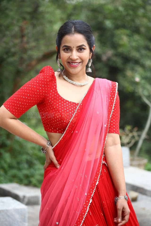 Actress Komalee Prasad at Sasivadane Movie Opening Pictures 12