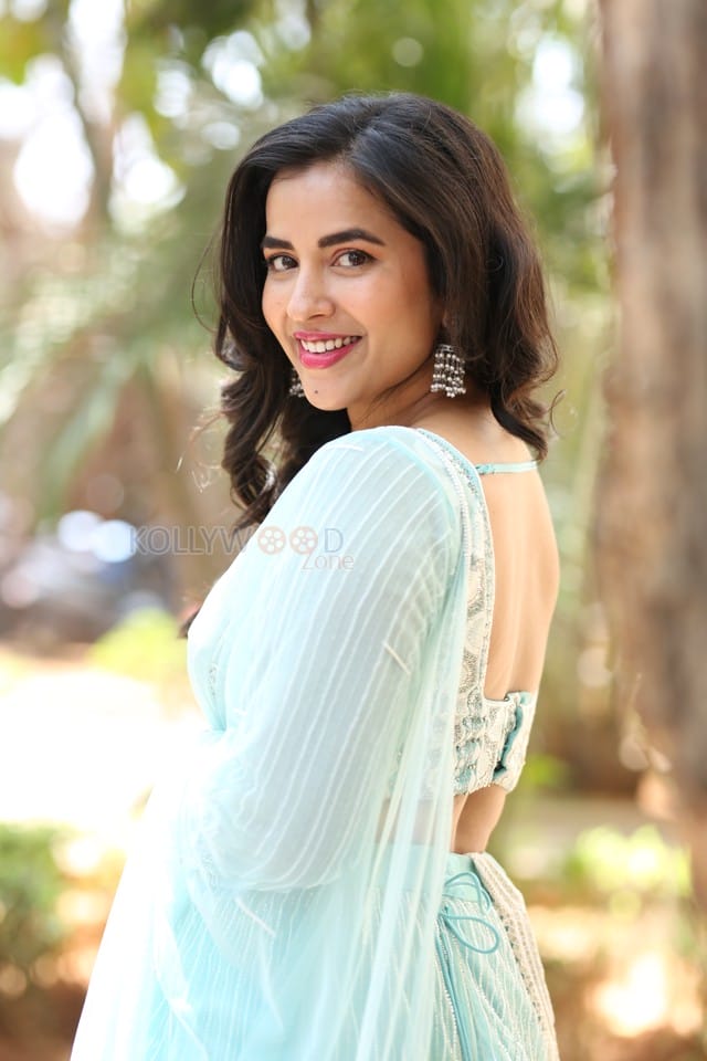 Actress Komalee Prasad at Sasivadane Movie Press Meet Photos 19