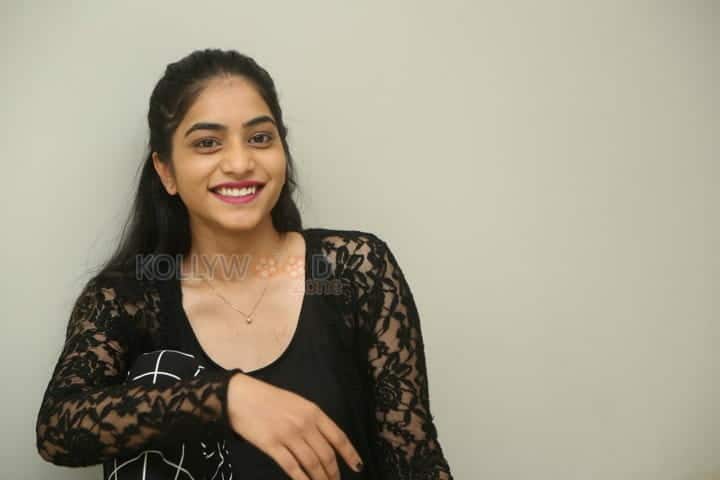 Actress Punarnavi Bhupalam New Photos 15