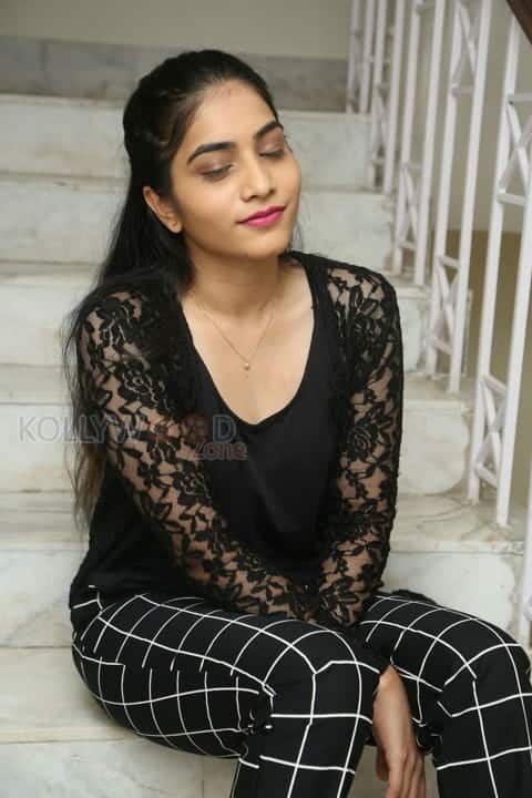 Actress Punarnavi Bhupalam New Photos 19