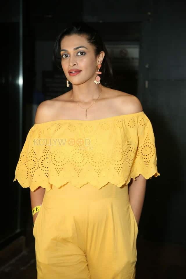 Actress Salony Luthra At Maa Vintha Gaadha Vinuma Movie Pre release Event Photos 02