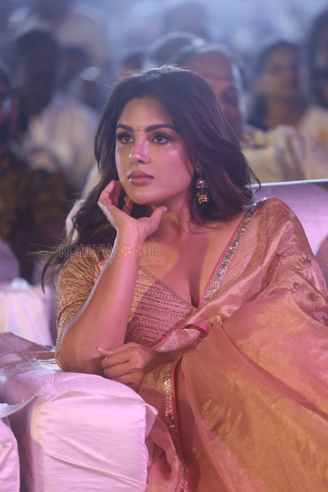 Actress Samyuktha Menon at Akhanda 2 Movie Pre Release Event Pictures 18