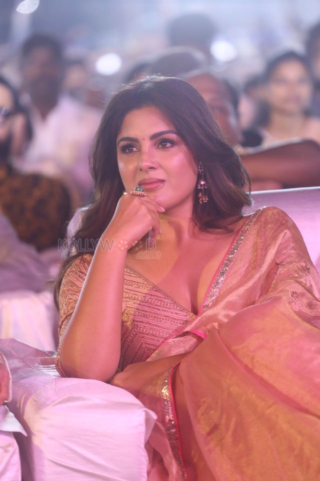 Actress Samyuktha Menon at Akhanda 2 Movie Pre Release Event Pictures 20