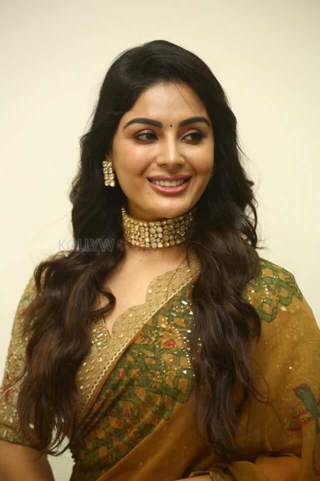 Actress Samyuktha Menon at Bimbisara Movie Pre Release Event Photos 13