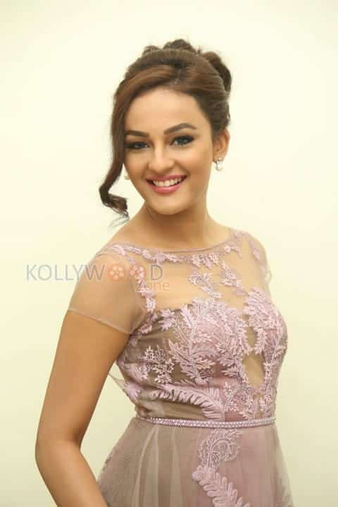 Actress Seerat Kapoor Pictures 16