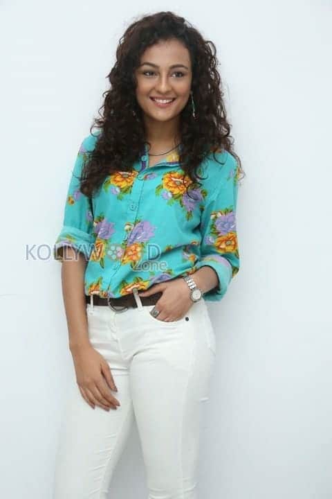 Actress Seerath Kapoor Photos 08