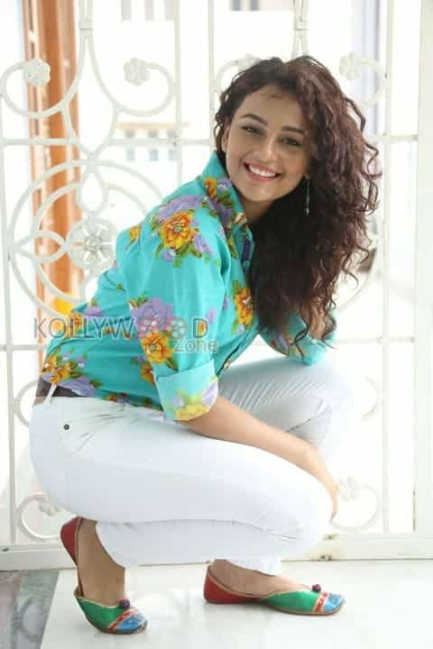 Actress Seerath Kapoor Photos 30