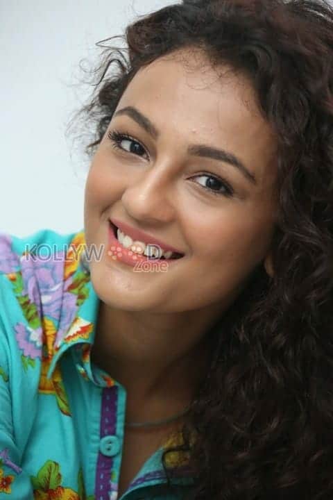 Actress Seerath Kapoor Photos 33