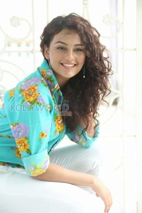 Actress Seerath Kapoor Photos 59