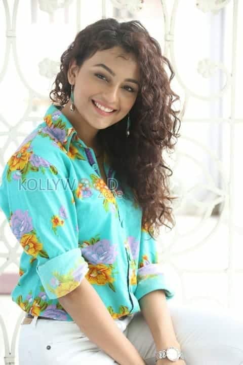 Actress Seerath Kapoor Photos 60
