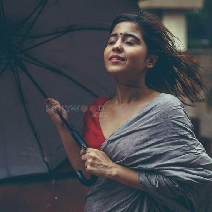 Actress Shweta Tripathi Photos 02