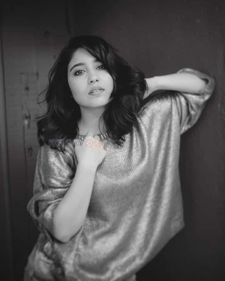 Actress Shweta Tripathi Photos 15