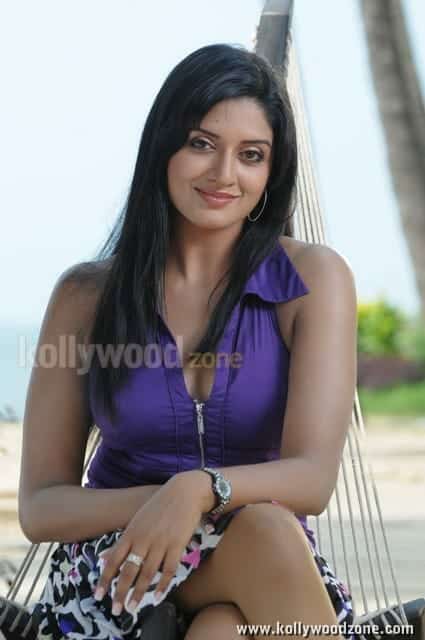 Actress Vimala Raman Hot Photos 02