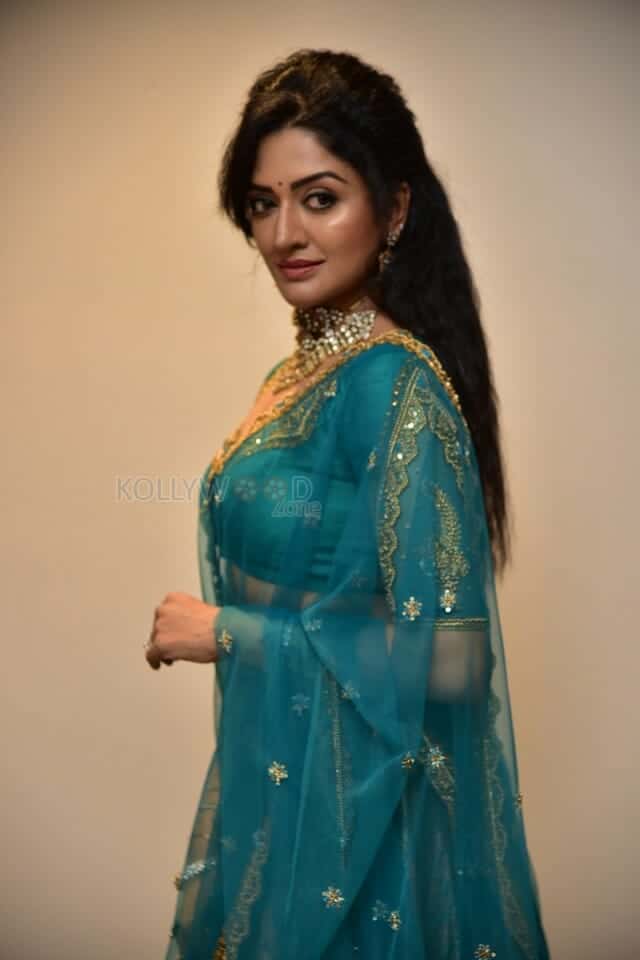 Actress Vimala Raman at Rudrangi Pre Release Event Photos 09
