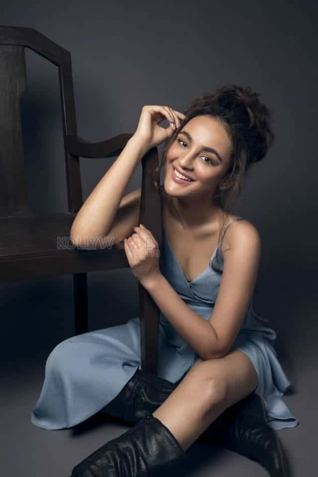 Beautiful Actress Seerat Kapoor Photoshoot Pictures 03