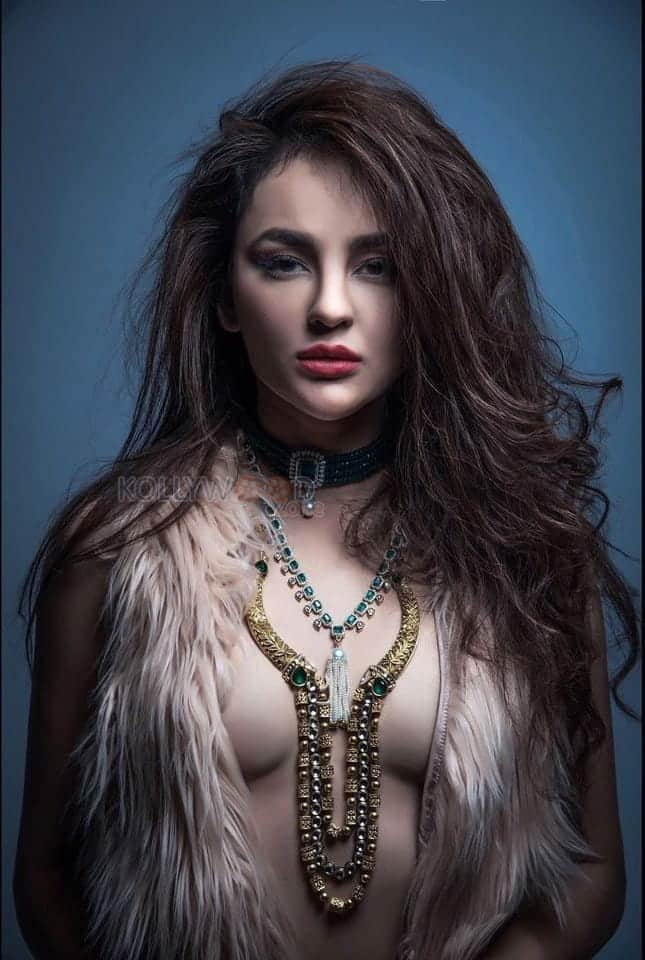 Beautiful Sexy And Hot Indian Model Actress Seerat Kapoor Photos 01