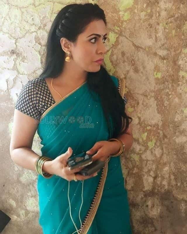 Bigg Boss Telugu 2 Contestant Nandini Rai Photos 23