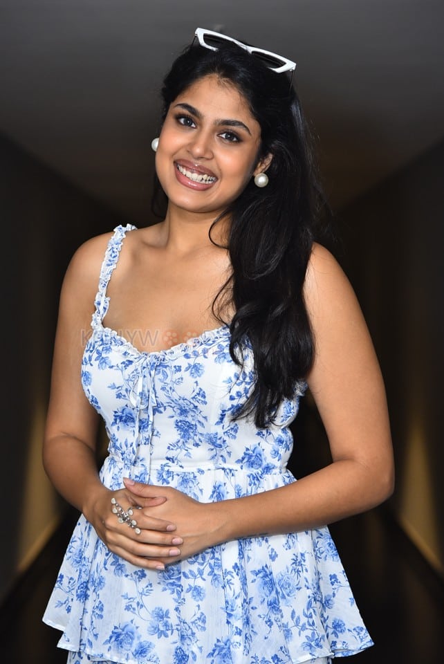 Heroine Faria Abdullah at Gurram Paapi Reddy Movie Teaser Launch Photos 12